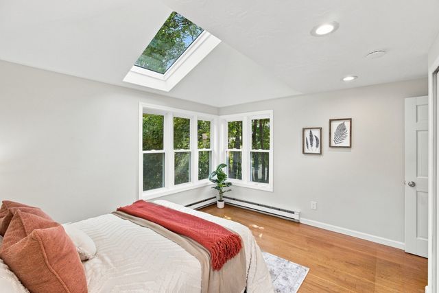 31 Barnard Rd, Worcester, MA 01605