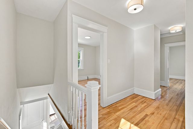 31 Barnard Rd, Worcester, MA 01605