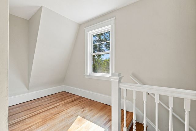 31 Barnard Rd, Worcester, MA 01605