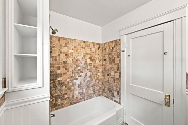 31 Barnard Rd, Worcester, MA 01605