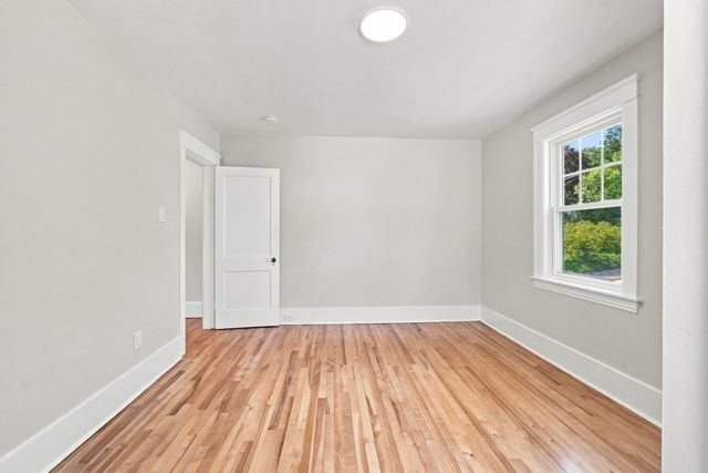 31 Barnard Rd, Worcester, MA 01605