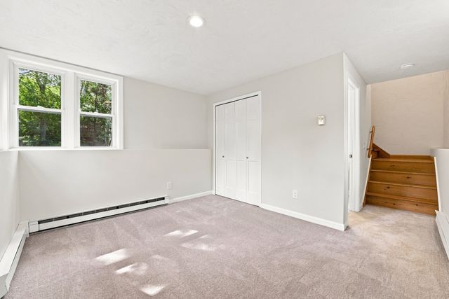 31 Barnard Rd, Worcester, MA 01605