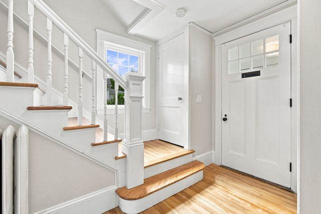 31 Barnard Rd, Worcester, MA 01605