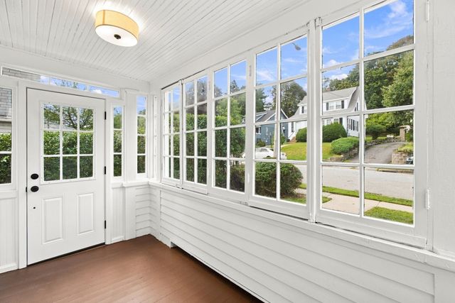 31 Barnard Rd, Worcester, MA 01605