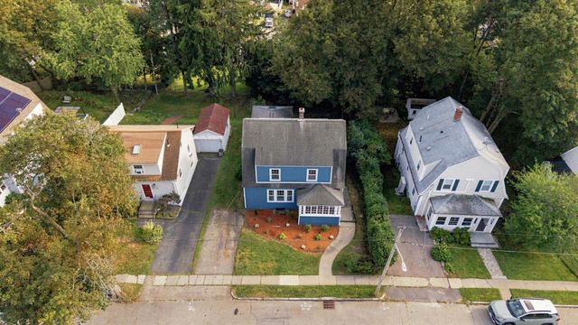 31 Barnard Rd, Worcester, MA 01605