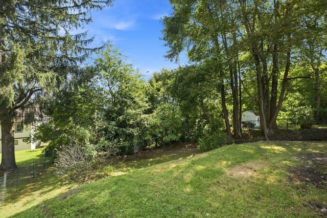 31 Barnard Rd, Worcester, MA 01605
