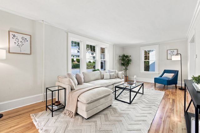 31 Barnard Rd, Worcester, MA 01605