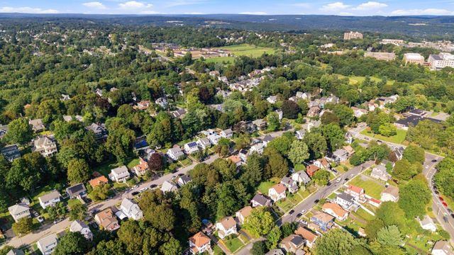 31 Barnard Rd, Worcester, MA 01605