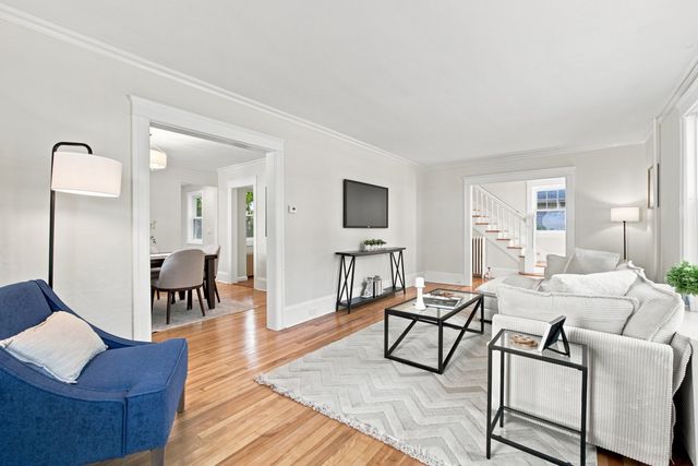 31 Barnard Rd, Worcester, MA 01605