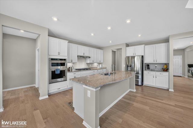 55777 Beacon Shore Drive, Utica, MI 48315