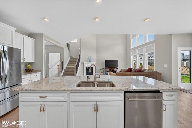 55777 Beacon Shore Drive, Utica, MI 48315