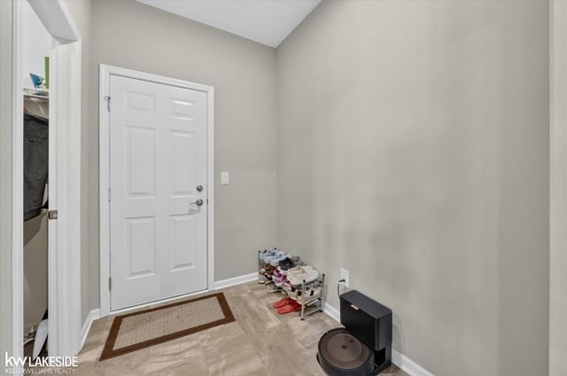55777 Beacon Shore Drive, Utica, MI 48315
