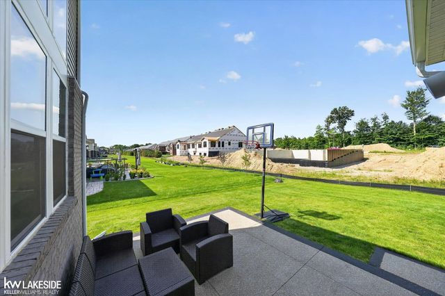 55777 Beacon Shore Drive, Utica, MI 48315