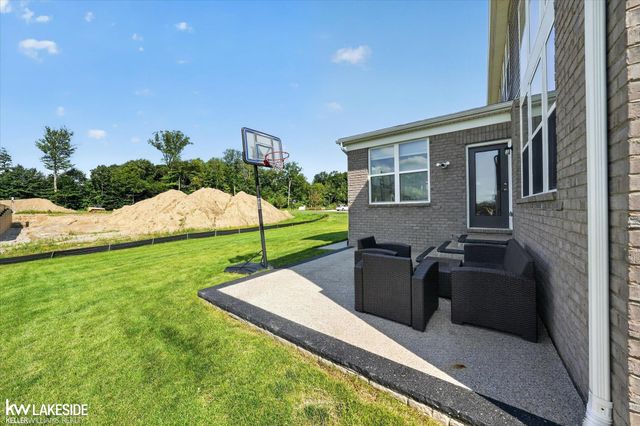 55777 Beacon Shore Drive, Utica, MI 48315