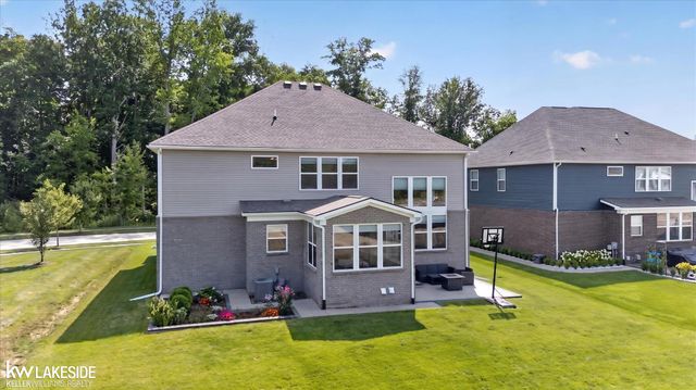 55777 Beacon Shore Drive, Utica, MI 48315