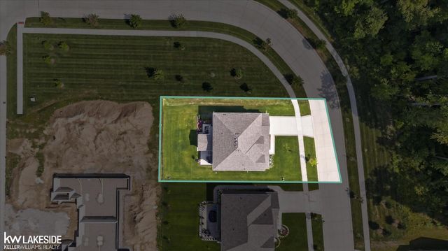 55777 Beacon Shore Drive, Utica, MI 48315