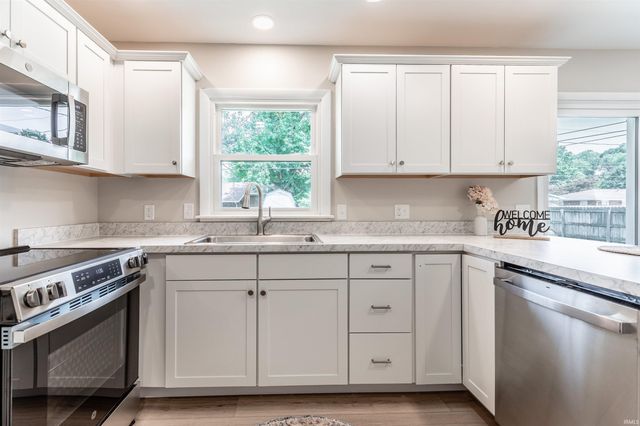 2118 Mahrendale Avenue, Evansville, IN 47714