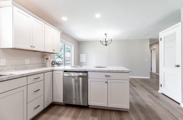 2118 Mahrendale Avenue, Evansville, IN 47714
