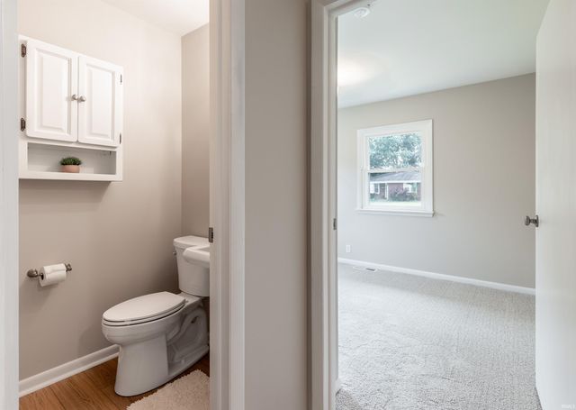 2118 Mahrendale Avenue, Evansville, IN 47714
