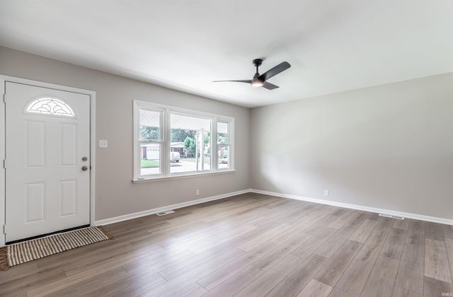 2118 Mahrendale Avenue, Evansville, IN 47714