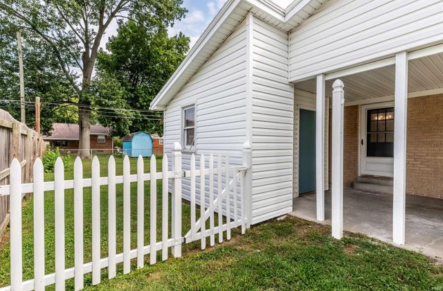 2118 Mahrendale Avenue, Evansville, IN 47714