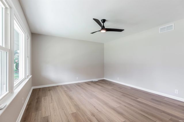 2118 Mahrendale Avenue, Evansville, IN 47714