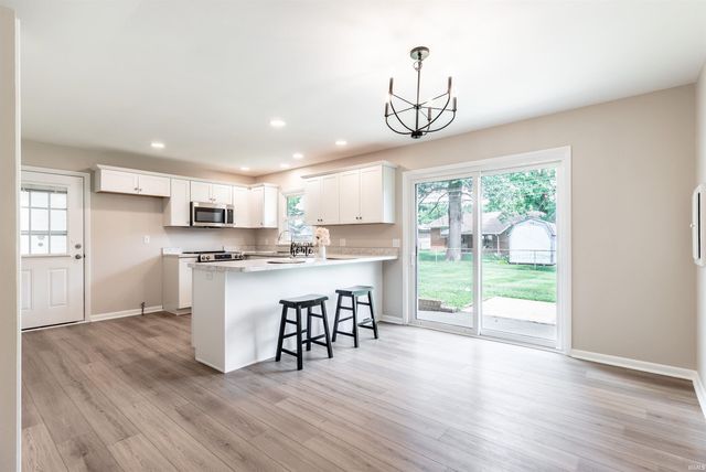 2118 Mahrendale Avenue, Evansville, IN 47714