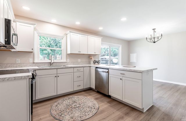 2118 Mahrendale Avenue, Evansville, IN 47714