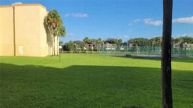 4341 W Mcnab Road 10, Pompano Beach, FL 33069