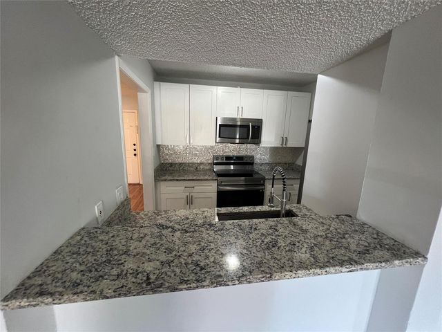 4341 W Mcnab Road 10, Pompano Beach, FL 33069