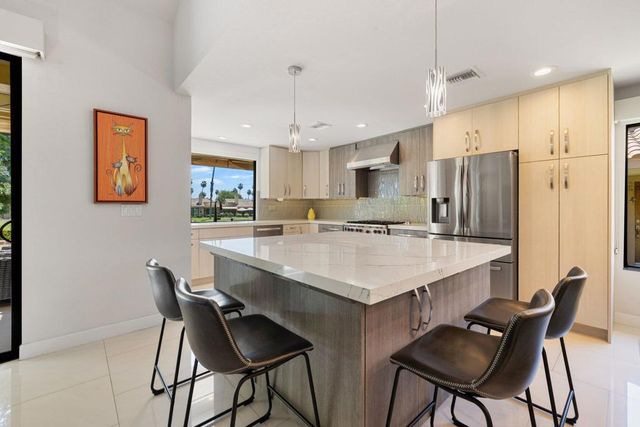 292 Tolosa Circle, Palm Desert, CA 92260