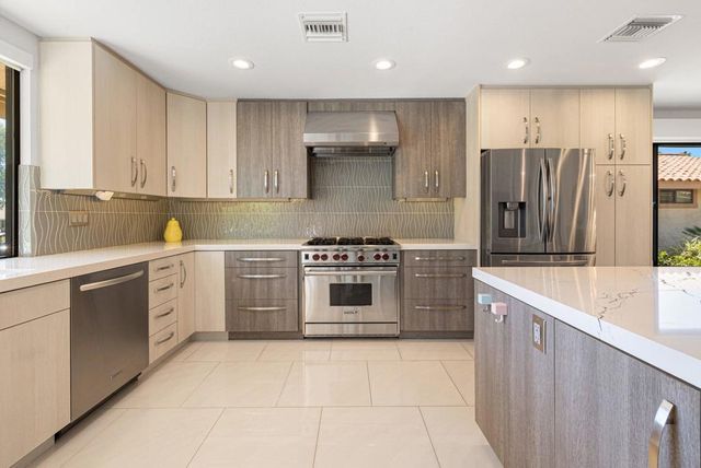 292 Tolosa Circle, Palm Desert, CA 92260
