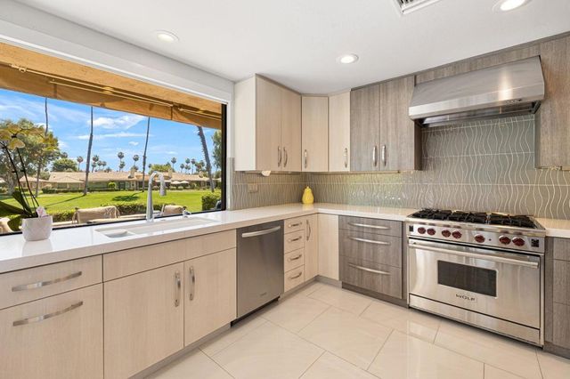 292 Tolosa Circle, Palm Desert, CA 92260
