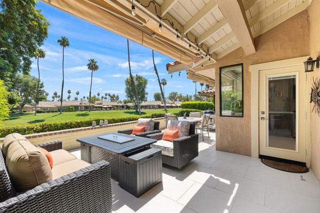 292 Tolosa Circle, Palm Desert, CA 92260