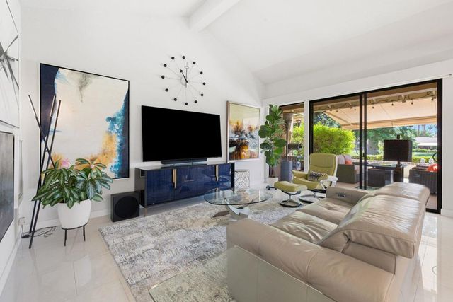 292 Tolosa Circle, Palm Desert, CA 92260