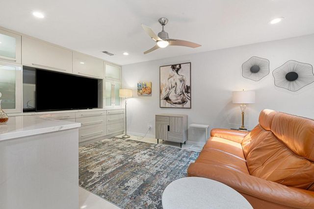 292 Tolosa Circle, Palm Desert, CA 92260