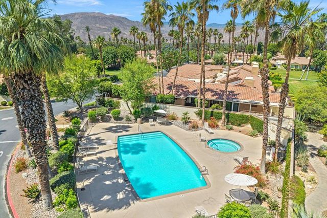 292 Tolosa Circle, Palm Desert, CA 92260