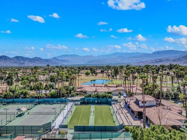 292 Tolosa Circle, Palm Desert, CA 92260