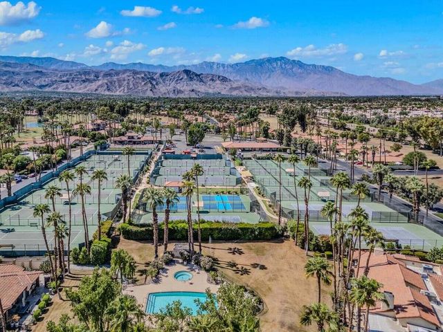 292 Tolosa Circle, Palm Desert, CA 92260