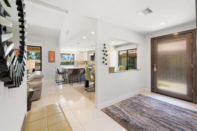 292 Tolosa Circle, Palm Desert, CA 92260