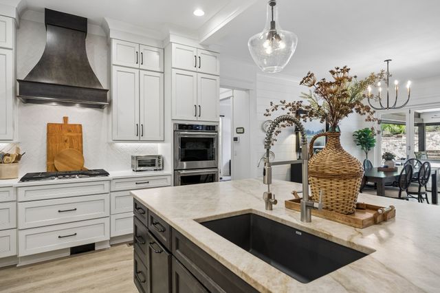 2320 Harts Landmark Dr, Franklin, TN 37069