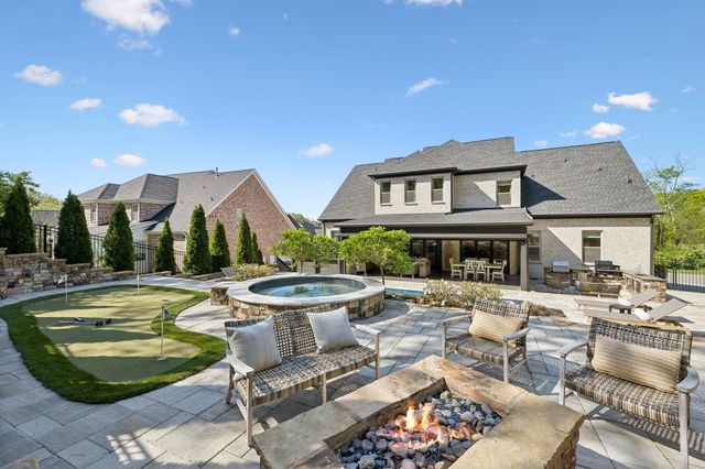 2320 Harts Landmark Dr, Franklin, TN 37069