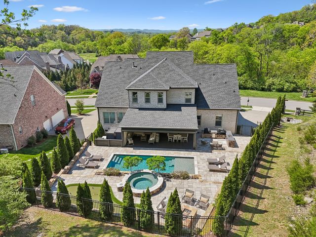 2320 Harts Landmark Dr, Franklin, TN 37069