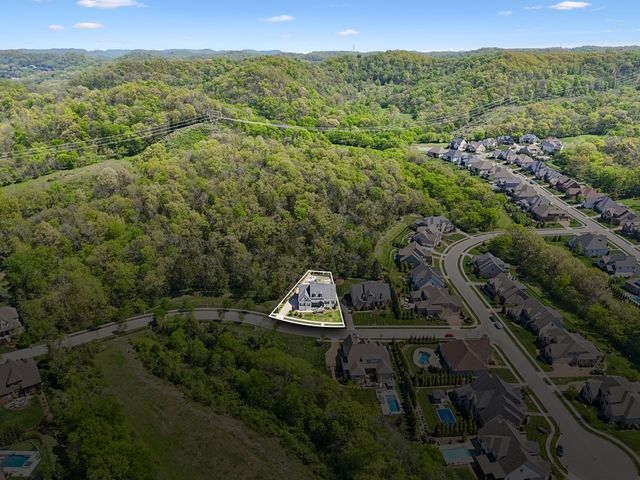 2320 Harts Landmark Dr, Franklin, TN 37069