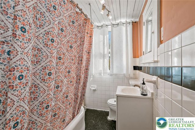 2140 West Gordon Street, Allentown City, PA 18104