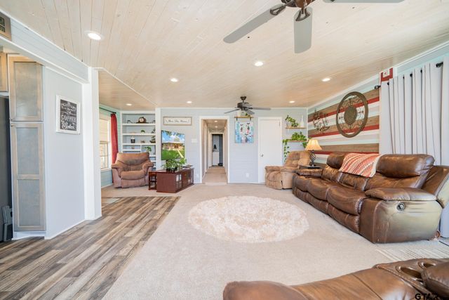 89 CR 3442, Leesburg, TX 75451