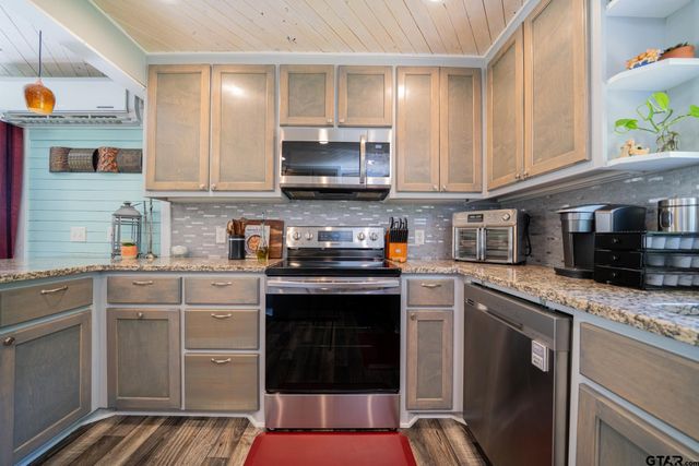 89 CR 3442, Leesburg, TX 75451