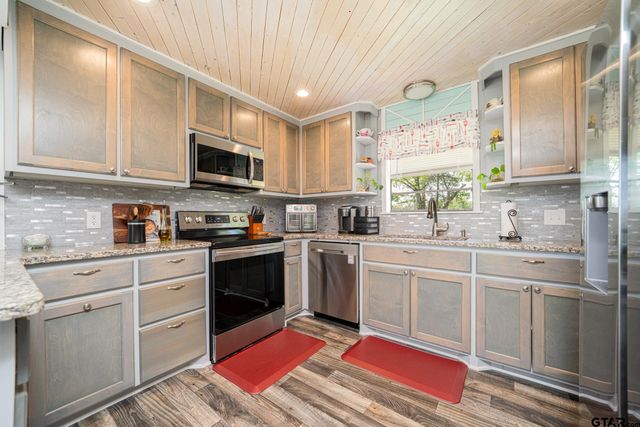 89 CR 3442, Leesburg, TX 75451