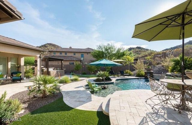 6760 W LUCIA Drive, Peoria, AZ 85383