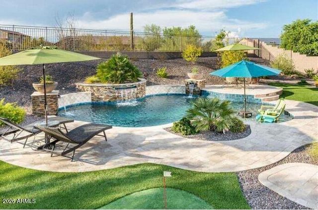 6760 W LUCIA Drive, Peoria, AZ 85383